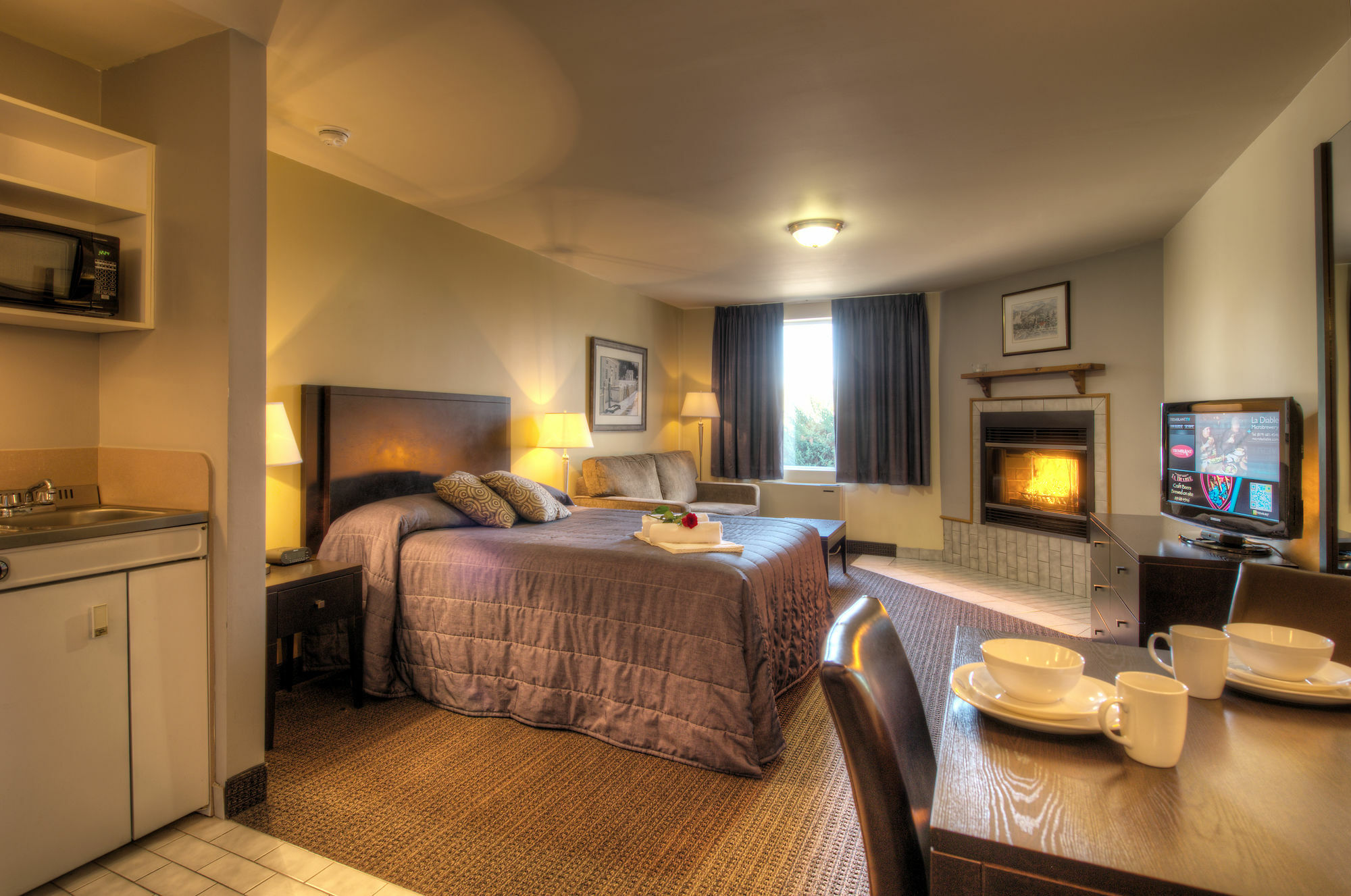 Hotel Vacances Tremblant Мон-Трамблан Экстерьер фото